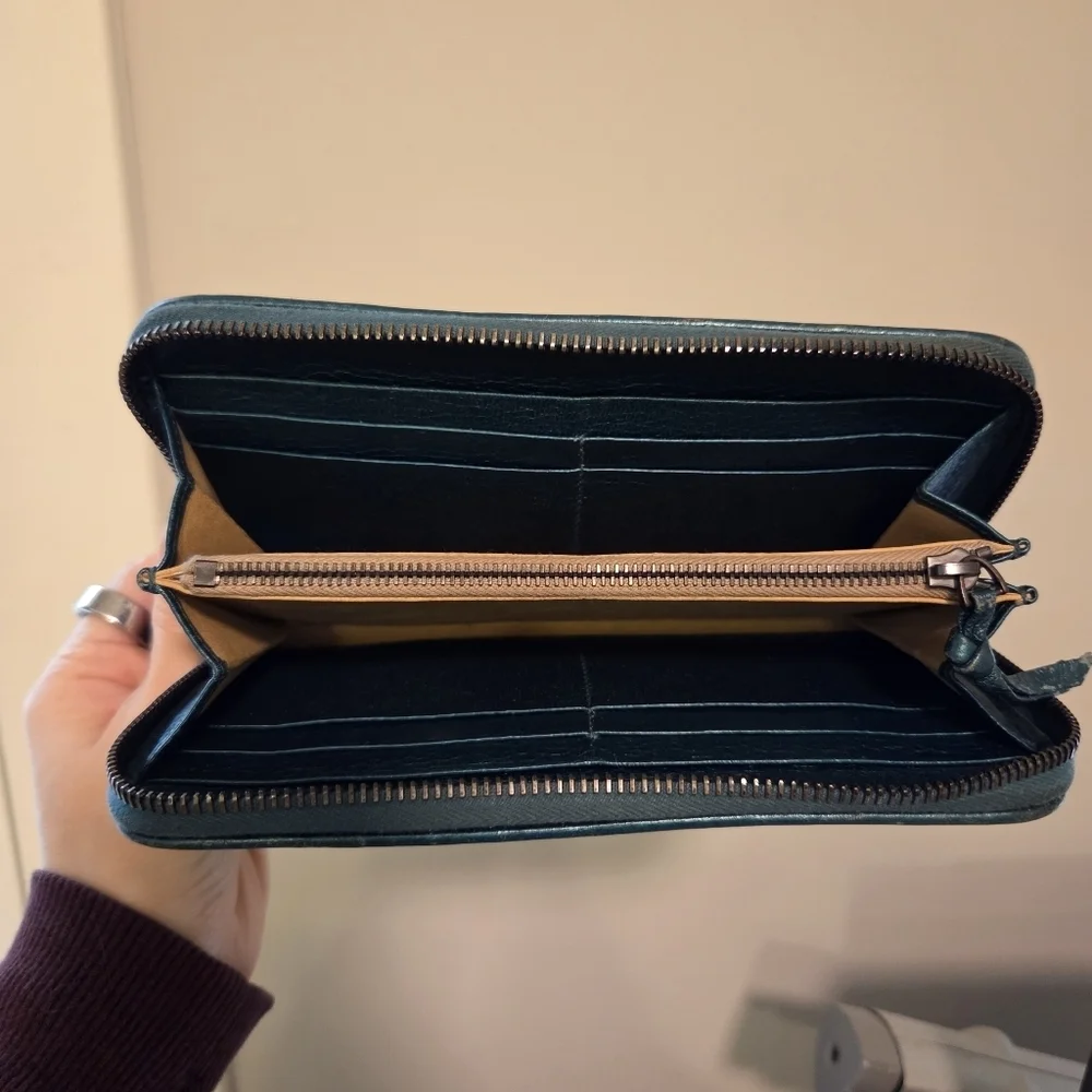 Bottega Veneta Intrecciato Teal Metallic Leather Woven Zippy Wallet 8 Card